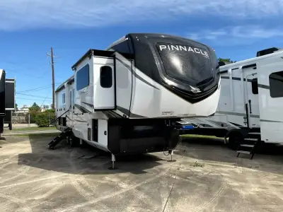 2025 Jayco Pinnacle 38FLGS photo 4