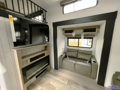 2027 Forest River Puma Vista 403LFT photo 7