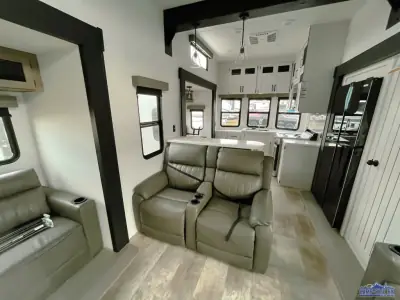 2027 Forest River Puma Vista 403LFT photo 8