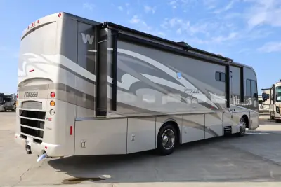2014 Winnebago Forza 34T photo 5