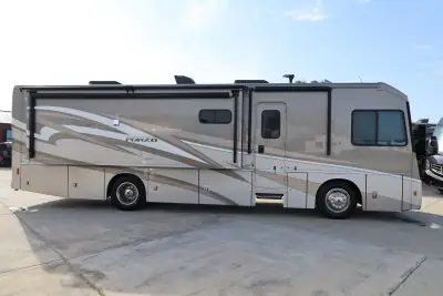 2014 Winnebago Forza 34T photo 3