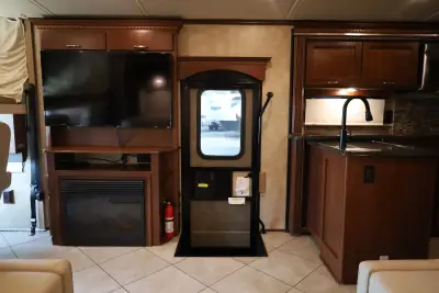2014 Winnebago Forza 34T photo 12
