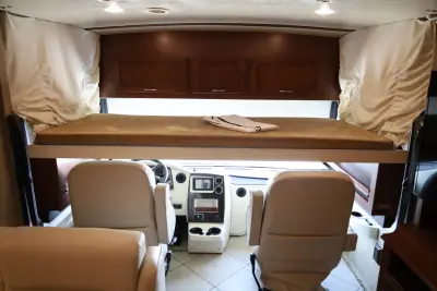 2014 Winnebago Forza 34T photo 23