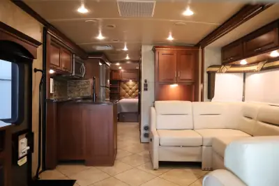 2014 Winnebago Forza 34T photo 8