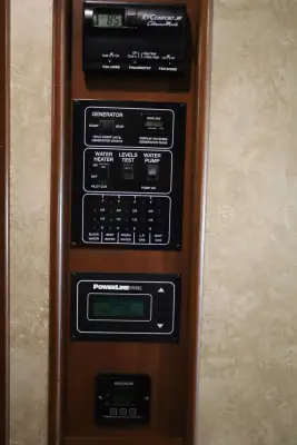 2014 Winnebago Forza 34T photo 27