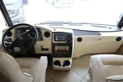 2014 Winnebago Forza 34T photo 24