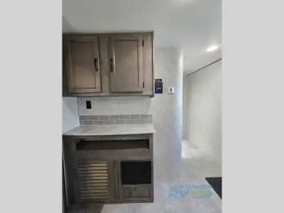 2020 Coachmen Apex Ultra-Lite 293RLDS photo 16
