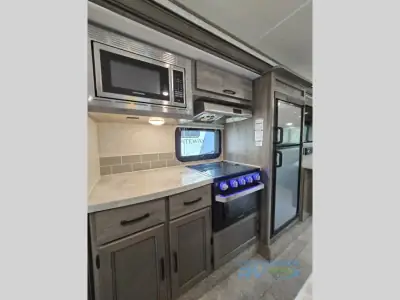 2020 Coachmen Apex Ultra-Lite 293RLDS photo 15