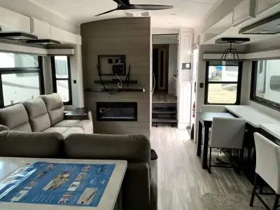 2025 Jayco Pinnacle 38FBRK photo 8