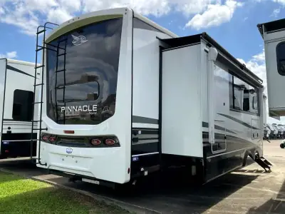 2025 Jayco Pinnacle 38FBRK photo 32