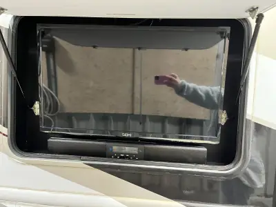 2018 Thor Motor Coach CHATEAU 35SM photo 20