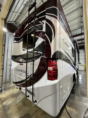 2018 Thor Motor Coach CHATEAU 35SM photo 5