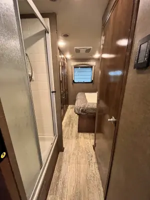 2018 Thor Motor Coach CHATEAU 35SM photo 37