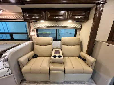 2018 Thor Motor Coach CHATEAU 35SM photo 30