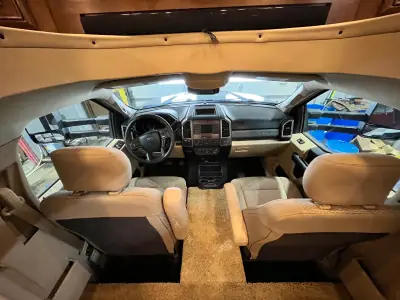 2018 Thor Motor Coach CHATEAU 35SM photo 25