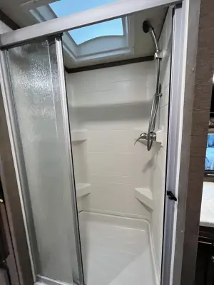 2018 Thor Motor Coach CHATEAU 35SM photo 38