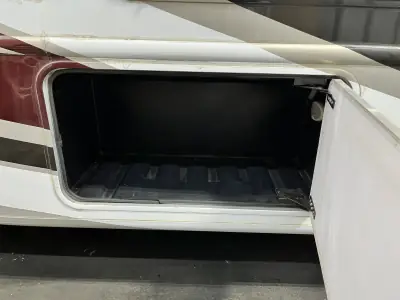 2018 Thor Motor Coach CHATEAU 35SM photo 16
