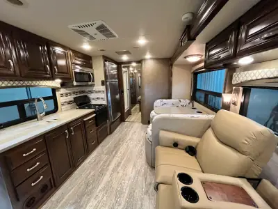 2018 Thor Motor Coach CHATEAU 35SM photo 55