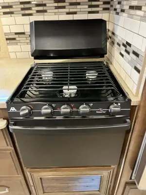 2018 Thor Motor Coach CHATEAU 35SM photo 33