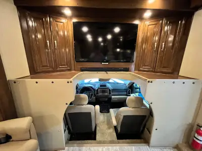 2018 Thor Motor Coach CHATEAU 35SM photo 23