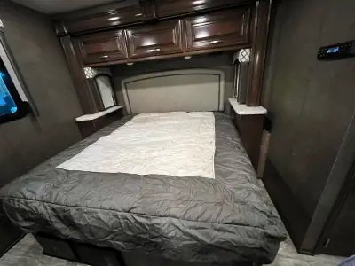 2018 Thor Motor Coach CHATEAU 35SM photo 44