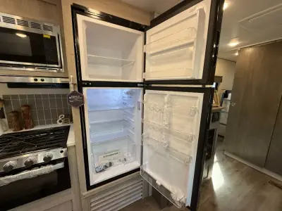 2026 Coachmen Catalina Legacy Edition 333DORM photo 35