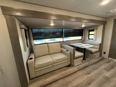 2026 Coachmen Catalina Legacy Edition 333DORM photo 25