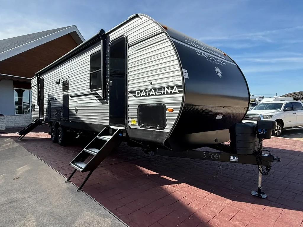 2026 Coachmen Catalina Legacy Edition 333DORM exterior
