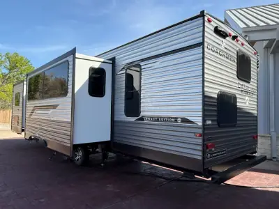 2026 Coachmen Catalina Legacy Edition 333DORM photo 6
