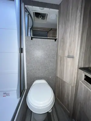 2021 Winnebago MICRO MINNIE 2108FBS photo 24
