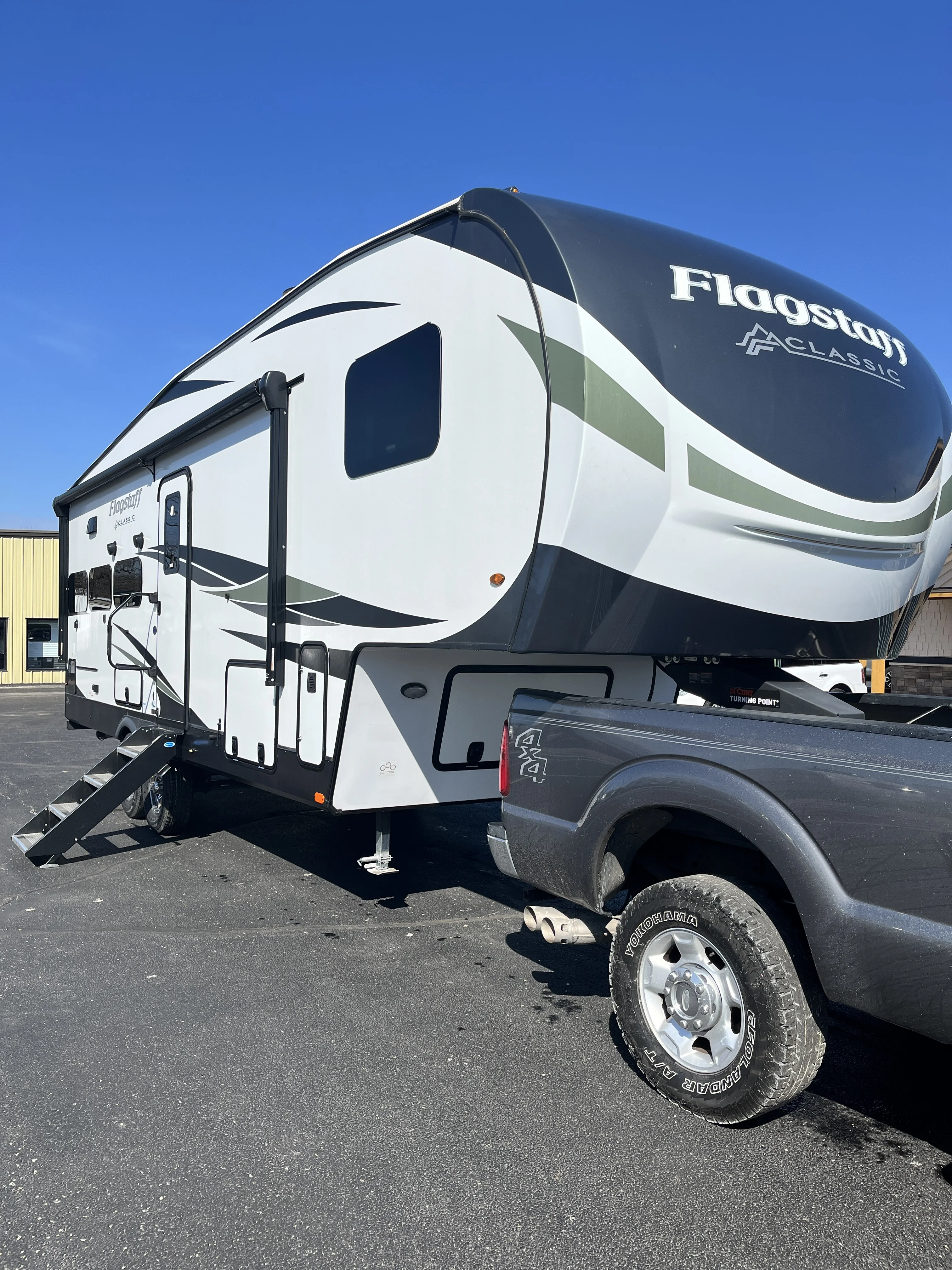 2023 Forest River FLAGSTAFF CLASSIC 526RK exterior