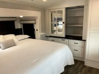 2025 Jayco North Point 365RKTS photo 22