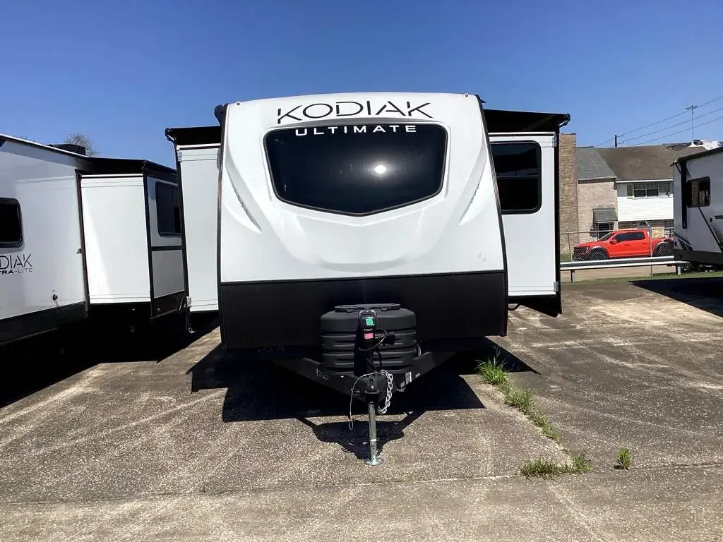 2025 Dutchmen Kodiak Ultimate 3371FLSL exterior