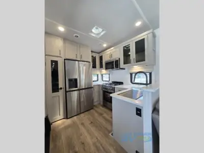 2023 Palomino Columbus 384RK photo 11