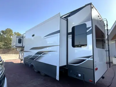 2021 Keystone Alpine 3120RS photo 6