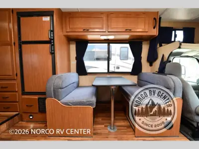 2016 Thor Motor Coach Majestic 23A photo 9
