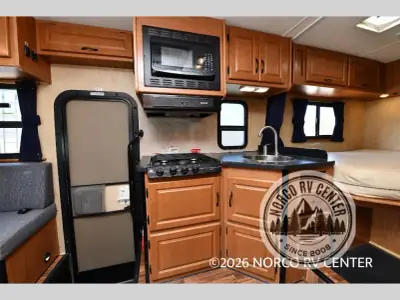 2016 Thor Motor Coach Majestic 23A photo 10