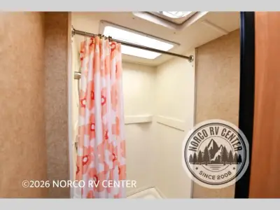 2016 Thor Motor Coach Majestic 23A photo 14