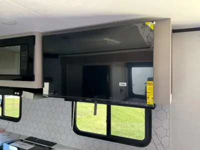 2027 Jayco Jay Feather 25BH photo 12