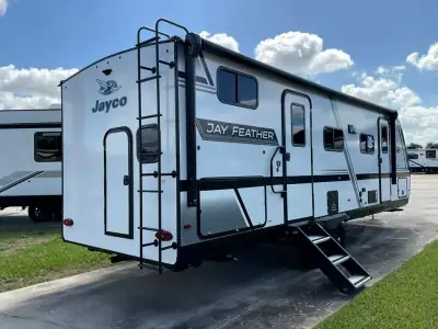 2027 Jayco Jay Feather 25BH photo 6