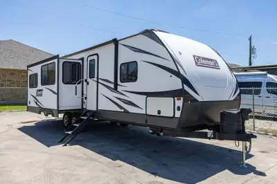 2020 Dutchmen COLEMAN LIGHT 2955RL photo 2