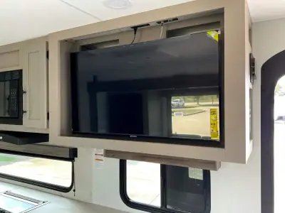 2027 K-Z Connect C271RL photo 18