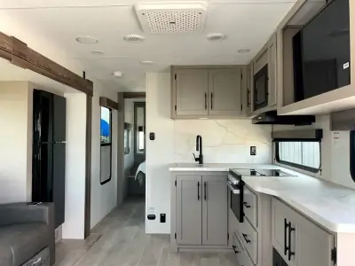 2027 K-Z Connect C271RL photo 7