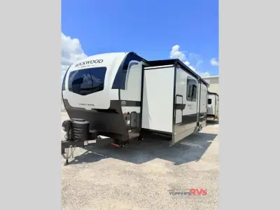 2027 Forest River Rockwood Mini Lite 2523MBR photo 5