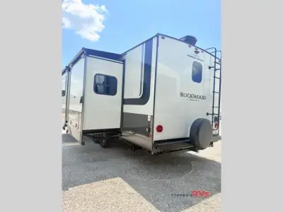 2027 Forest River Rockwood Mini Lite 2523MBR photo 4