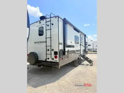 2027 Forest River Rockwood Mini Lite 2523MBR photo 3
