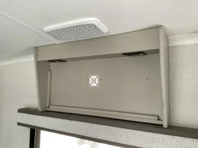 2027 Jayco North Point 310RLTS photo 31