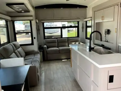 2027 Jayco North Point 310RLTS photo 9