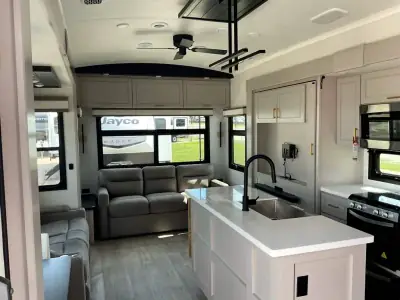 2027 Jayco North Point 310RLTS photo 13