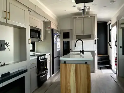 2027 Jayco North Point 310RLTS photo 11